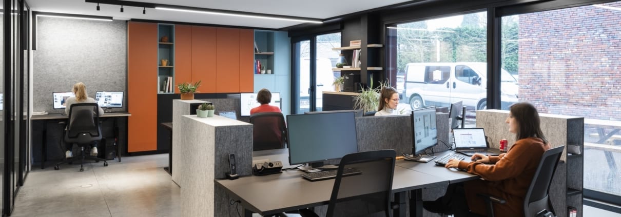 Acoustic walls, dividers and furniture for an acoustically comfortable open-plan office