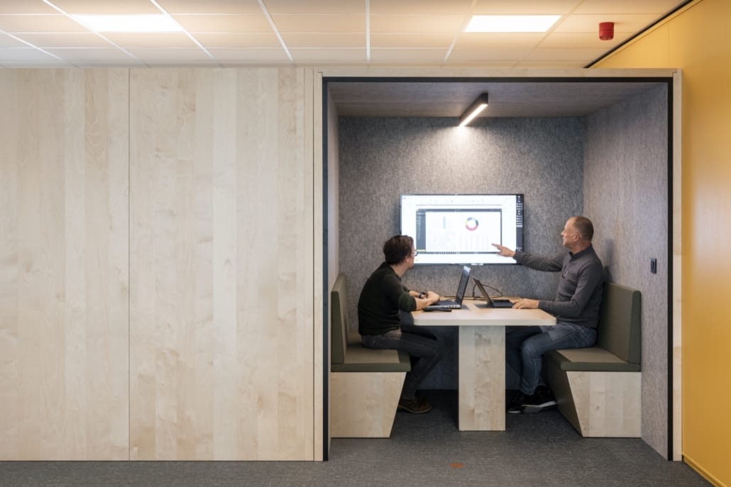 Open silent box for acoustically comfortable meeting place at Volvo Trucks Ghent